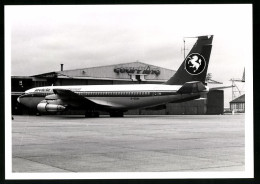 Fotografie Flugzeug Boeing 707, Passagierflugzeug Der Invicta International, Kennung G-BCBA  - Luftfahrt