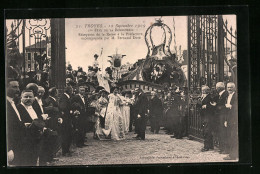 CPA Troyes, Réception De La Reine à La Préfecture, Accompagnée Par M. Fernand Doré  - Troyes