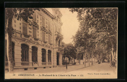 CPA Draguignan, Le Boulevard De La Liberte Et La Poste  - Draguignan