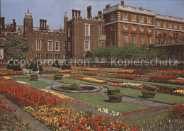 71961375 Middlesex Hampton Court Palace From The Pond Garden - Autres & Non Classés