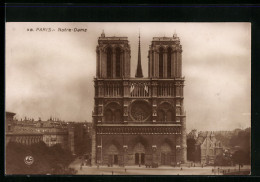 AK Paris, Cathédrale Notre-Dame, Blick Von Vorne  - Autres & Non Classés