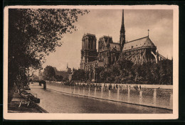 AK Paris, Cathédrale Notre-Dame, Seitenansicht  - Autres & Non Classés
