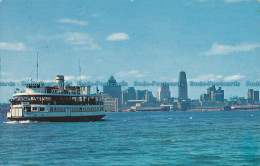 R008285 Island Ferry And The Toronto Skyline. Toronto. Canada - Monde
