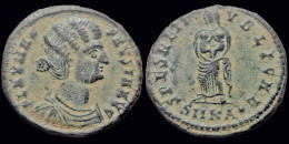 Fausta ,Augusta AE Follis Fausta Standing Front - The Christian Empire (307 AD Tot 363 AD)
