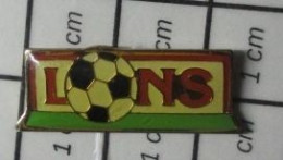 912E Pin's Pins / Beau Et Rare / SPORTS / CLUB FOOTBALL LONS BALLON - Calcio