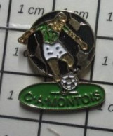 912E Pin's Pins / Beau Et Rare / SPORTS / CLUB FOOTBALL C.A. MONTOIS - Calcio