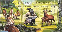 Lithuania 2017 Animals S/s, Mint NH, Nature - Animals (others & Mixed) - Deer - Rabbits / Hares - Litouwen