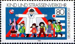 RFA Poste N** Yv:1013 Mi:1181 Kind & Strassenverkehr - Unused Stamps