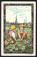 Künstler-AK Zwickau, Margaretentag 1911, Kinder Auf Einer Wiese Pflücken Margeriten  - Altri & Non Classificati