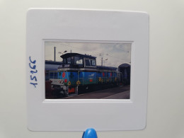 Photo Diapo Diapositive Slide Originale TRAINS Wagon Locotracteur SNCF Y 8342 Le 11/09/1998 VOIR ZOOM - Diapositivas