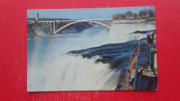 Rainbow Bridge And American Falls With Rainbow In The Mist Taken Fron Luna Island,Niagara Falls - Autres & Non Classés