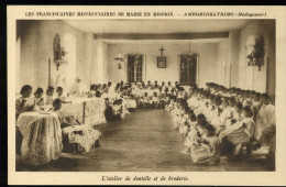Ambohidratrimo L'atelier De Dentelle Et De Broderie Les Franciscaines Missionnaires De Marie En Mission - Madagascar