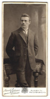 Fotografie Heinrich Axtmann, Plauen I. V., Bahnhofstr. 27, Junger Herr Im Anzug Mit Krawatte  - Personas Anónimos