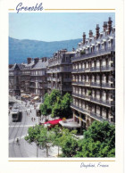38 - Isere -  La Rue Felix Poulat - Les "3 Dauphins" - Grenoble