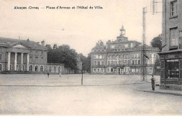 ALENCON - Place D'Armes Et L'Hôtel De Ville - Très Bon état - Alencon