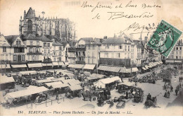 BEAUVAIS - Place Jeanne Hachette - Un Jour De Marché - état - Beauvais