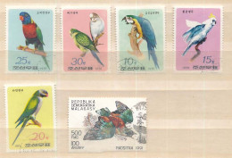 6 Timbres Oblitérés VII-10 OISEAUX  Corée (5) 1975 Madagascar (1) 1991 Perroquet  Paositra - Autres & Non Classés
