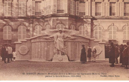 EPERNAY - Monument à La Mémoire Des Sparnaciens - Très Bon état - Epernay