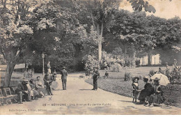 BETHUNE - Une Avenue Du Jardin Public - Très Bon état - Bethune