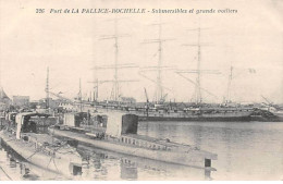 Port De LA PALLICE ROCHELLE - Submersible Et Grands Voiliers - Très Bon état - La Rochelle
