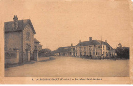 LA BAZOCHE GOUET - Carrefour Saint Jacques - état - Autres & Non Classés