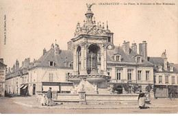 CHATEAUDUN - La Place, La Fontaine Et Rue Nationale - Très Bon état - Chateaudun