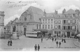 LAON - Place De L'Hôtel De Ville - état - Laon