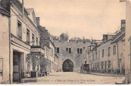COUCY LE CHATEAU - L'Hôtel Des Ruines Et La Porte De Laon - état - Autres & Non Classés