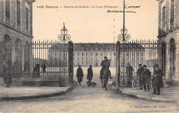 RENNES - Caserne De Guines - La Cour D'Honneur - Très Bon état - Rennes