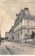 CHOLET - La Caisse D'Epargne Et La Rue Travot - Très Bon état - Cholet