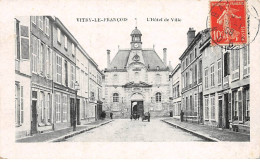 VITRY LE FRANCOIS - L'Hôtel De Ville - état - Vitry-le-François
