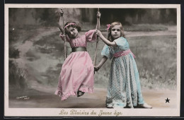 AK Zwei Kleine Mädchen An Einer Schaukel  - Gebraucht