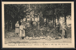 AK Dannevoux /Verdun, Westlicher Kriegsschauplatz, Massengrab 7 Offiziere Und 48 Mann V. Infanterie-Rgt. 130, 135 & 145  - Guerre 1914-18