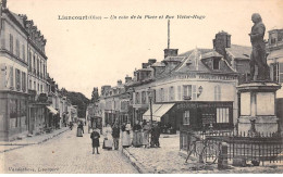 LIANCOURT - Un Coin De La Place Et Rue Victor Hugo - Très Bon état - Liancourt