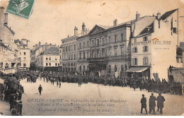 CHALON SUR SAONE - Funérailles Du Docteur Mauchamp 1907 - La Place De L'Hôtel De Ville Pendant Le Discours - état - Chalon Sur Saone