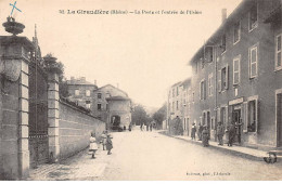 LA GIRAUDIERE - La Poste Et L'entrée De L'Usine - état - Other & Unclassified