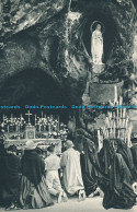 R009724 Lourdes. La Grotte Miraculeuse. P. Doucet. No 61 - Monde