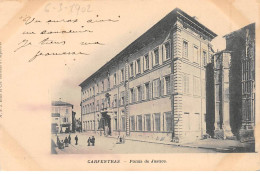 CARPENTRAS - Palais De Justice - état - Carpentras
