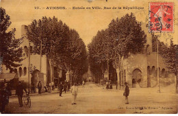AVIGNON - Entrée En Ville - Rue De La République - état - Avignon
