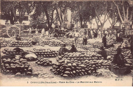CAVAILLON - Place Du Clos - Le Marché Aux Melons - Très Bon état - Cavaillon
