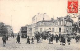 SAINT DENIS - Place De La Caserne Et Rue De Paris - Très Bon état - Saint Denis