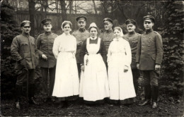Photo CPA Deutsche Soldaten In Uniformen, Krankenschwestern, I WK - Other & Unclassified