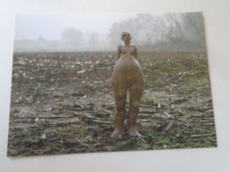 D203148   CPM  Jissy Keuenhof - Vrouw In Maisweld - Nude Woman In Corn Field - Keramische Steengoed - Skulpturen