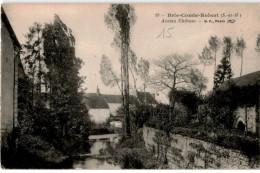 BRIE-COMTE-ROBERT: Ancien Château - Très Bon état - Brie Comte Robert