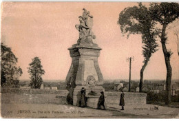 JUVISY-sur-ORGE: Une Belle Fontaine - Très Bon état - Juvisy-sur-Orge