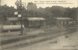 10742 CPA Verdun - Dépendances De La Gare - Stations - Met Treinen