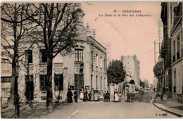 COLOMBES: La Poste Et La Rue Des Aubépines - état - Colombes
