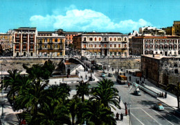CPSM - TARANTO - Piazza Castello - Edition Ditta Ettore De Pace - Taranto