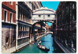 CPSM 10.5 X 15 Italie (84) VENEZIA Venise  Ponte Dei Sospiri  Pont Des Soupirs - Venezia (Venedig)