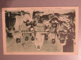 ALGERIE, LES SOEURS BLANCHES, OUVROIR INDIGENE, CPA - Scenes